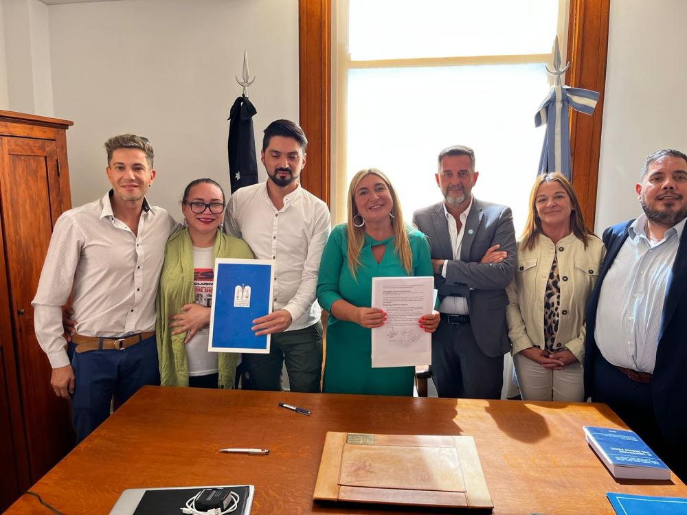 u1YEiSQ20A26FH1t3dKv