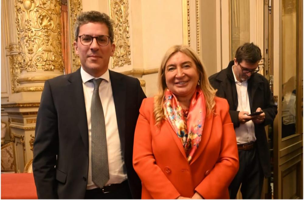 2rT9RV0oLonm1CLW2zwx